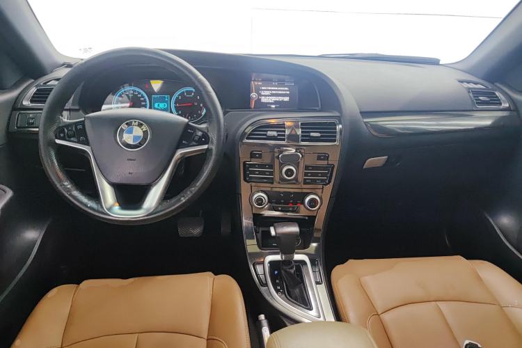 Used Brilliance V5 2016 1.5T Automatic Two-Wheel Drive Smart Version