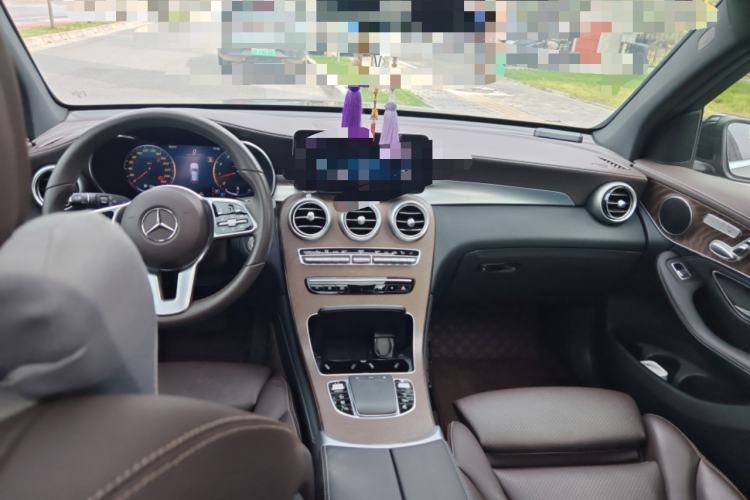 Used Mercedes-Benz GLC 2020 Facelift GLC 300 L 4MATIC Dynamic Edition Center Console