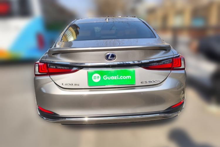 Used Lexus ES 2020 300h Premier Edition