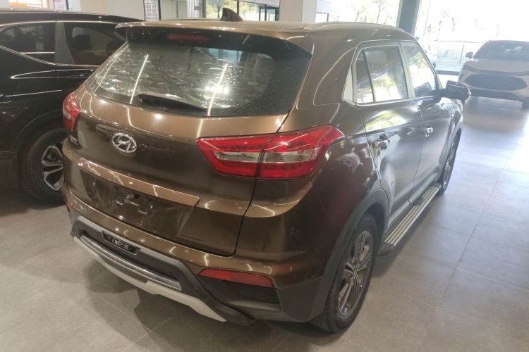 Used Hyundai ix25 2015 1.6L Automatic Two-Wheel-Drive Deluxe DLX Model