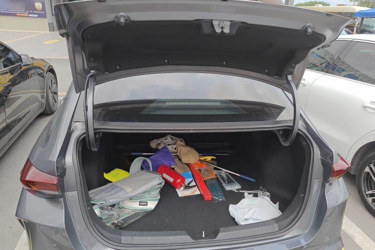 Used GAC Trumpchi EMPOW 2021 270T DCT J16 Version Trunk