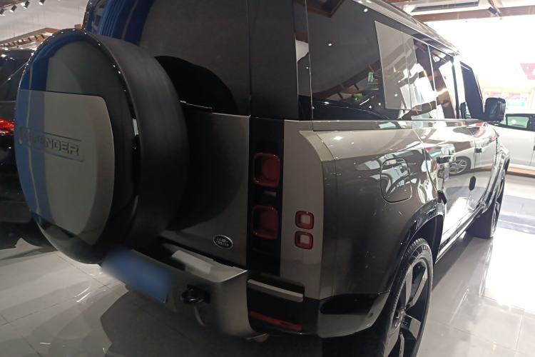 Used Land Rover Defender 2025 110 3.0T P400 – Dynamic HSE Rear Right 45 Deg