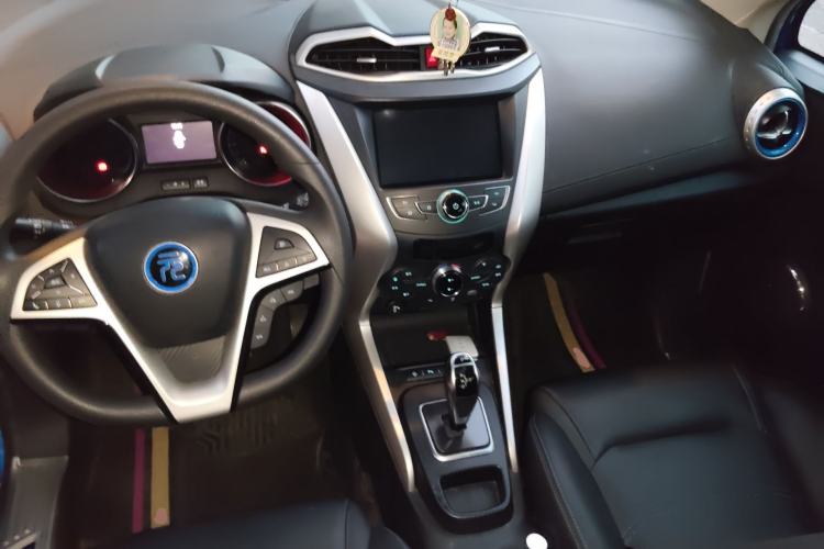 Used BYD Yuan New Energy 2018 EV360 Smart Connected Cool Model Center Console