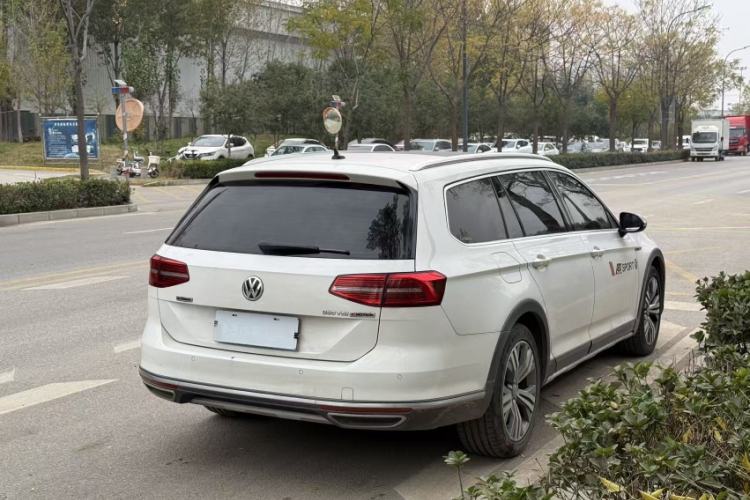 Used Volkswagen Variant 2017 380TSI Four-Wheel Drive Trail Edition
