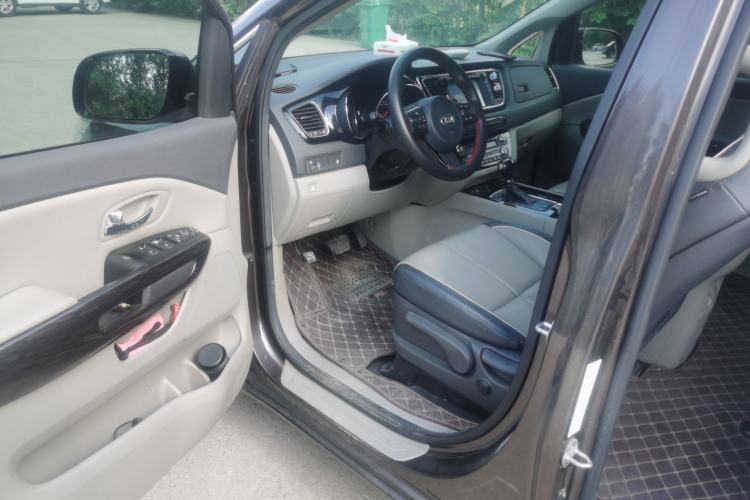 Used Kia Carnival (Import) 2015 2.2T Luxury Edition China IV
