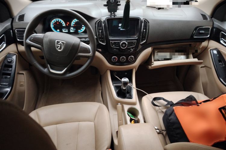 Used Baojun 730 2014 1.5L manual Comfort version 7 seats