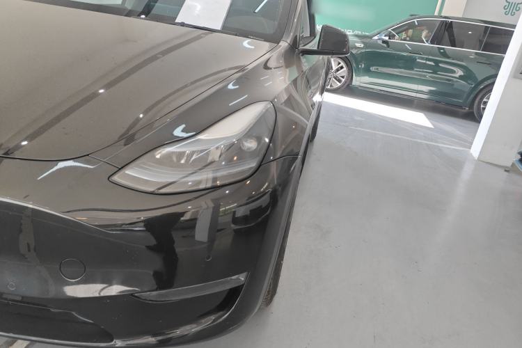 Used Tesla Model Y 2023 Long-Range All-Wheel-Drive Version
