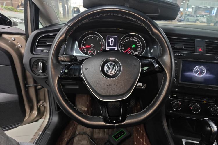 Used Volkswagen Golf 2017 1.6L Automatic Comfort Million-Vehicle Anniversary Edition