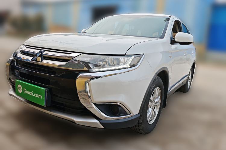 Used Mitsubishi Outlander 2018 2.0L Two-Wheel Drive Fashion Edition 5 Seats