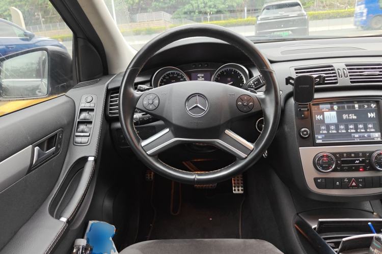 Used Mercedes-Benz R-Class 2014 R 320 4MATIC Business Model