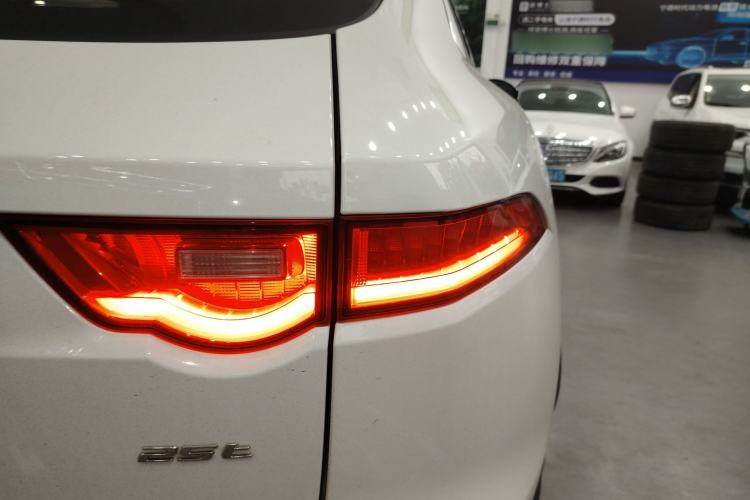 Used Jaguar F-PACE 2016 2.0T Two-Wheel-Drive R-Sport Sport Edition