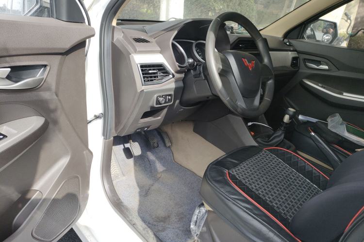 Used Wuling Hongguang 2021 1.5L Facelifted S Comfort Version with Electric Power Steering LAR