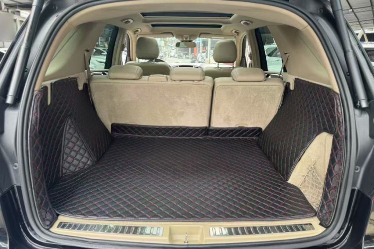 Used Mercedes-Benz M-Class 2015 ML 400 4MATIC Dynamic Model Interior 4