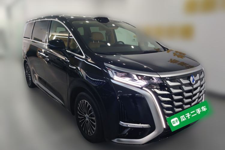 Used Denza D9 2025 DM-i Intelligent Drive 1020 Four-Wheel Drive Prestige Model
