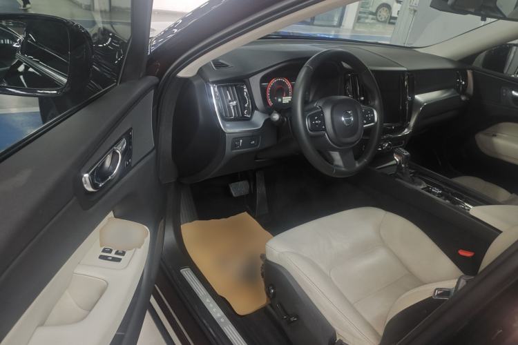 Used Volvo XC60 2018 T5 4x4 Zhiyi Edition