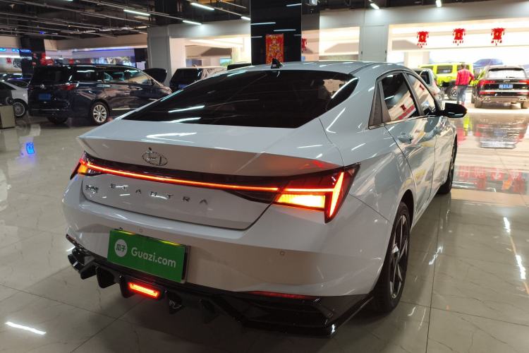 Used Hyundai Elantra 2022 1.5L CVT LUX Prestige Edition Rear Right 45 Deg