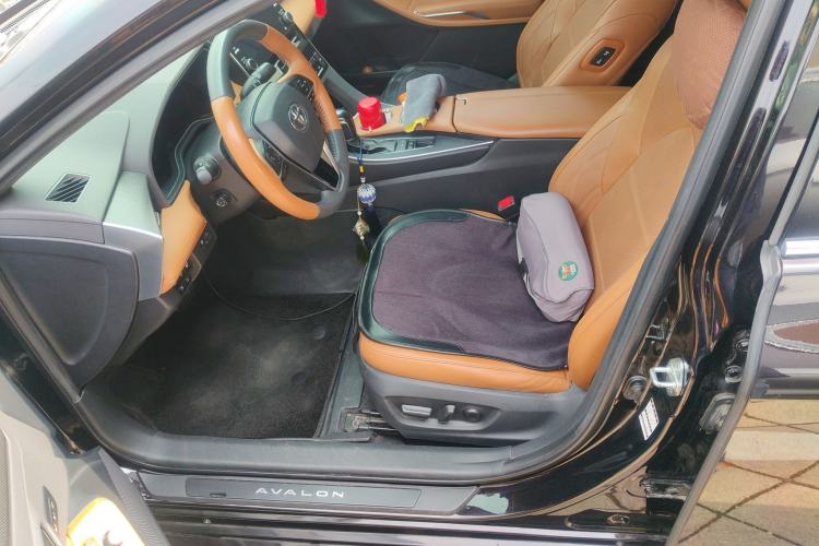 Used Toyota Avalon 2019 Dual-Engine 2.5L Limited Flagship Edition China V Standard Left Front Seat