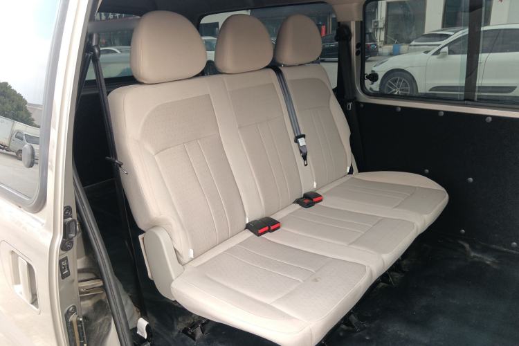 Used FORTHING Lingzhi 2023 M5L 1.6L Base Model 5 Seats Left Rear Seat