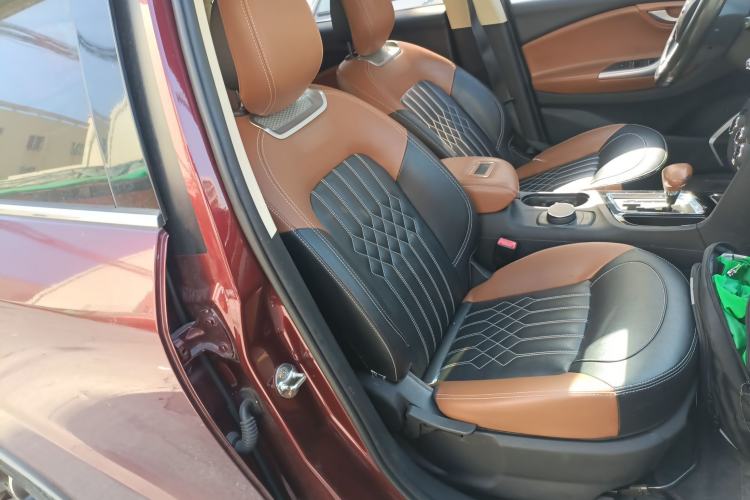 Used Soueast DX7 2017 1.5T Automatic Glory Edition Right Front Seat