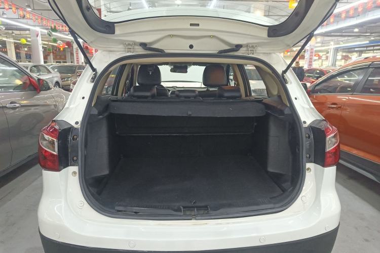 Used Suzuki S-Cross 2014 1.6L CVT Two-Wheel Drive Elite Version
