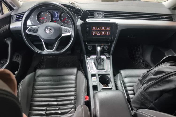 Used Volkswagen Magotan 2020 280TSI DSG Comfort Edition Center Console