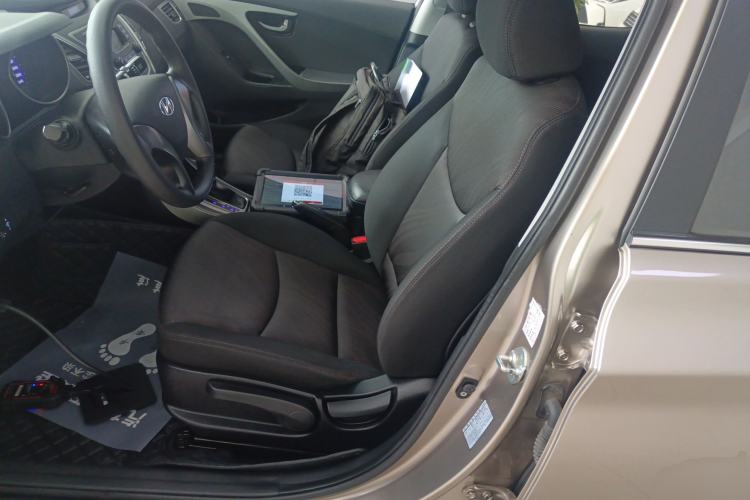 Used Hyundai Elantra (5th Generation / Langdong) 2016 1.6L Automatic Smart Version