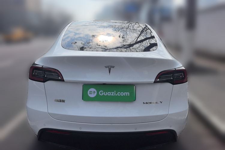 Used Tesla Model Y 2023 Long-Range All-Wheel-Drive Version