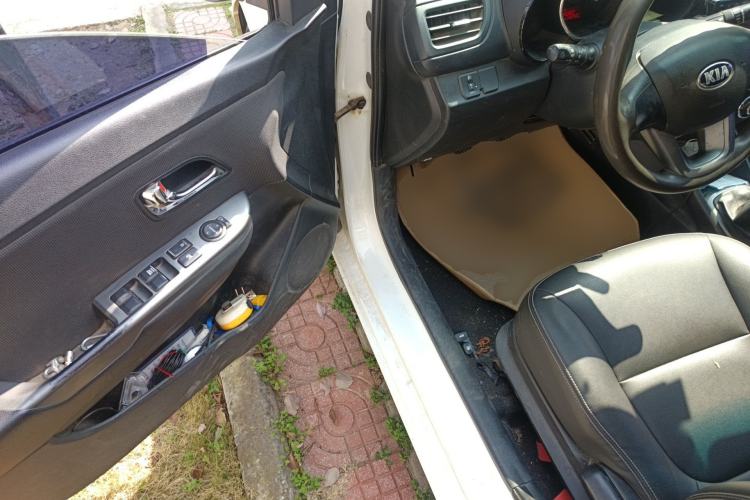 Used Kia K2 2012 Sedan 1.4L MT GLS Commemorative Edition
