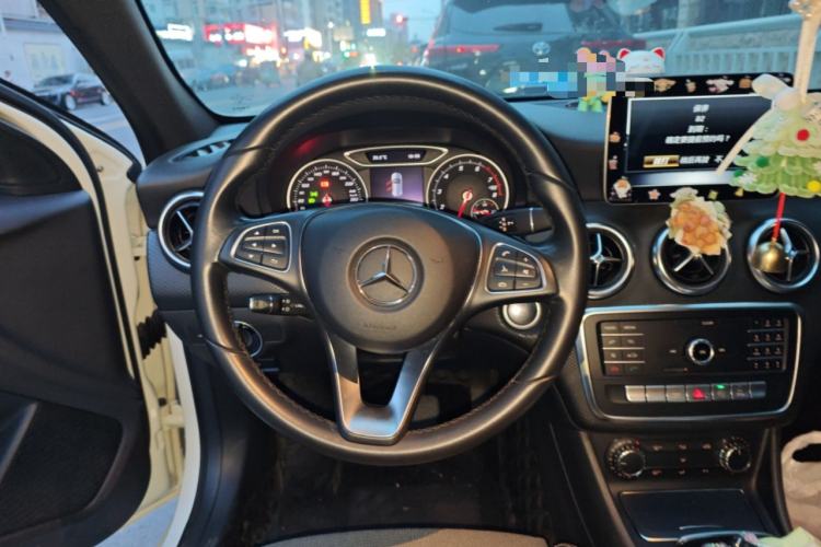 Used Mercedes-Benz A-Class 2017 A 200 Dynamic Edition Steering Wheel