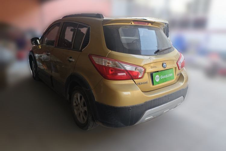 Used Venucia R50X 2015 1.6L Automatic Luxury Edition