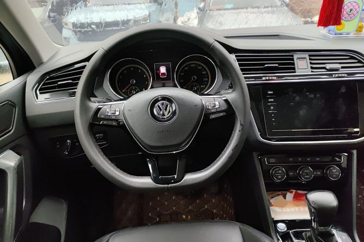 Used Volkswagen Tiguan L 2019 Revised Version 280TSI Automatic Two-Wheel Drive Panoramic Comfort Edition China VI Standard Steering Wheel