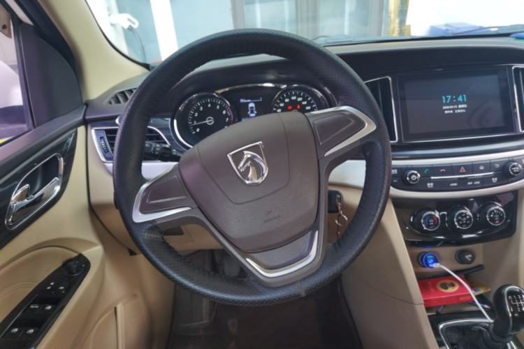 Used Baojun 730 2016 1.5T Manual Comfort Version 7 Seats