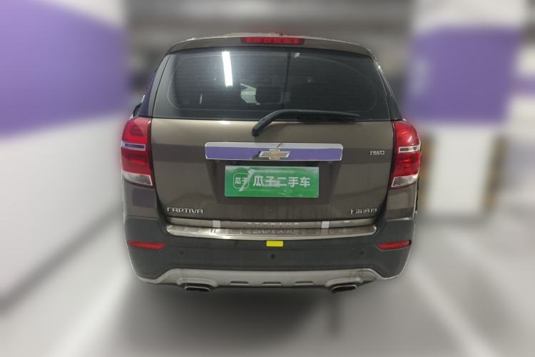 Used Chevrolet Captiva 2015 2.4L 4x4 Flagship Edition 7-Seater
