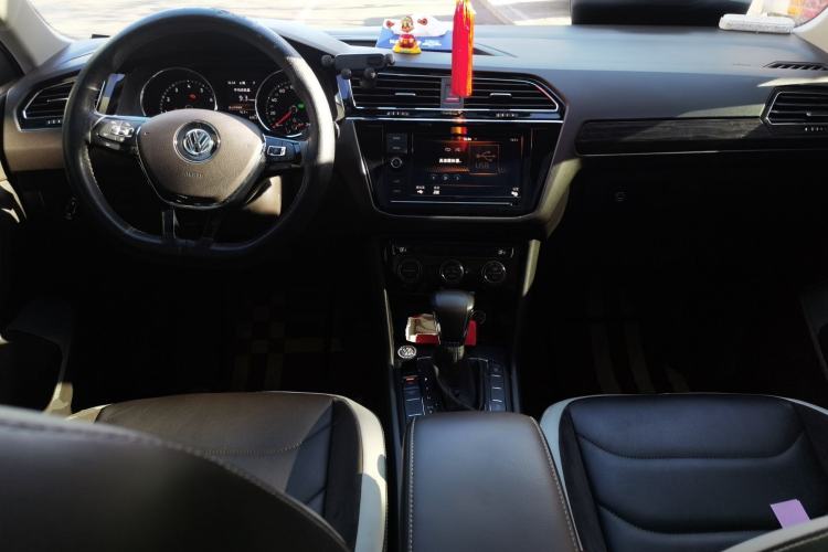 Used Volkswagen Tiguan L 2018 Facelift 330TSI Automatic Two-Wheel Drive Luxury Edition Center Console