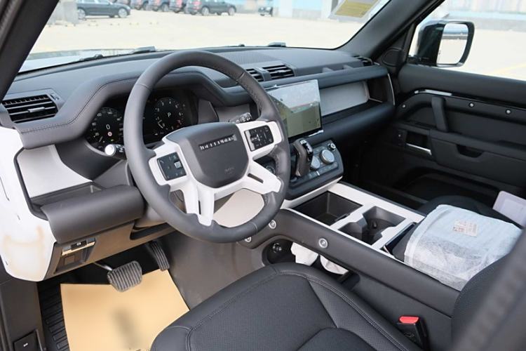 Used Land Rover Defender 2025 110 3.0T P400 X-Dynamic SE