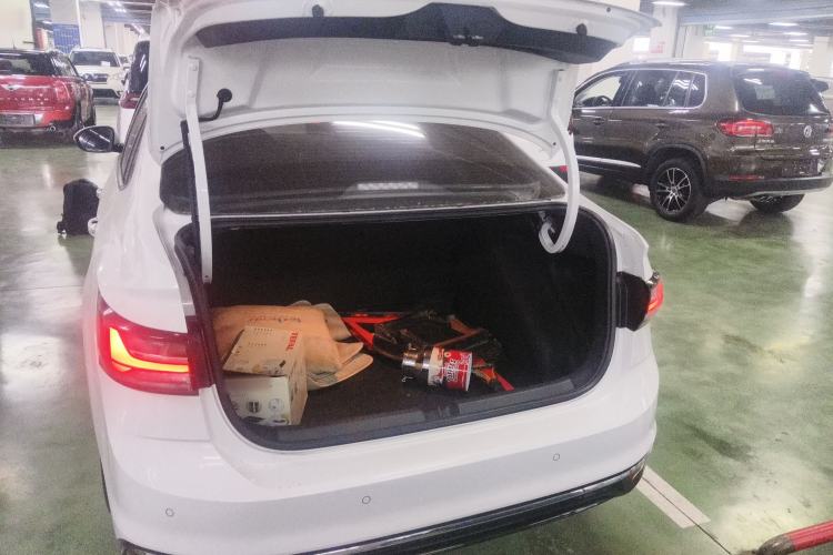 Used Volkswagen Lavida 2023 New Sharp 1.5L Automatic Outstanding New Vision Edition Trunk