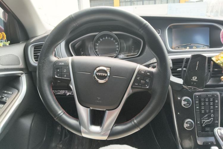 Used Volvo V40 2016 T3 Zhiyi Edition
