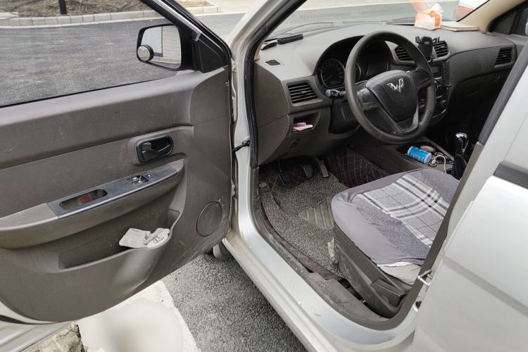 Used Wuling Hongguang 2015 1.5L S Basic Version China V Standard