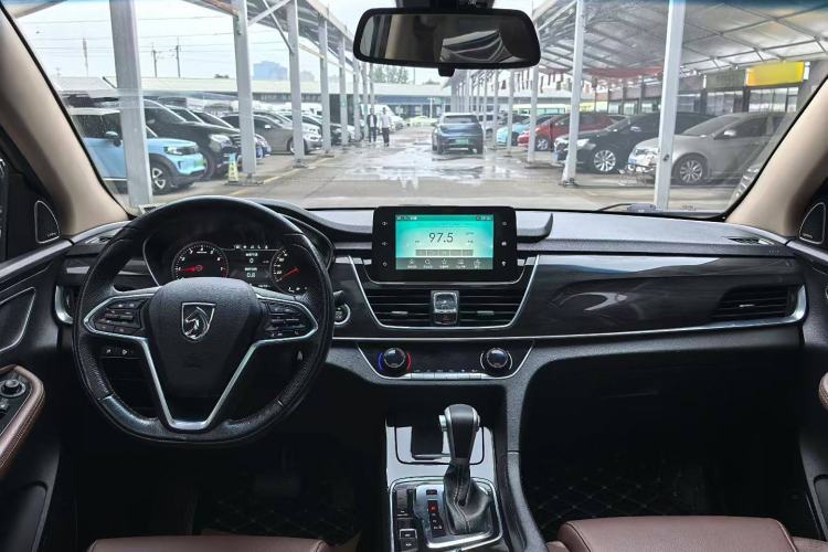 Used Baojun 560 2017 1.5T DCT Flagship Model 7 Seats