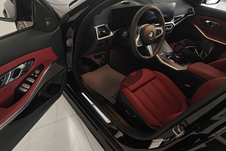 Used BMW 3 Series 2024 325i M Sport Night Edition Package Driver Seat