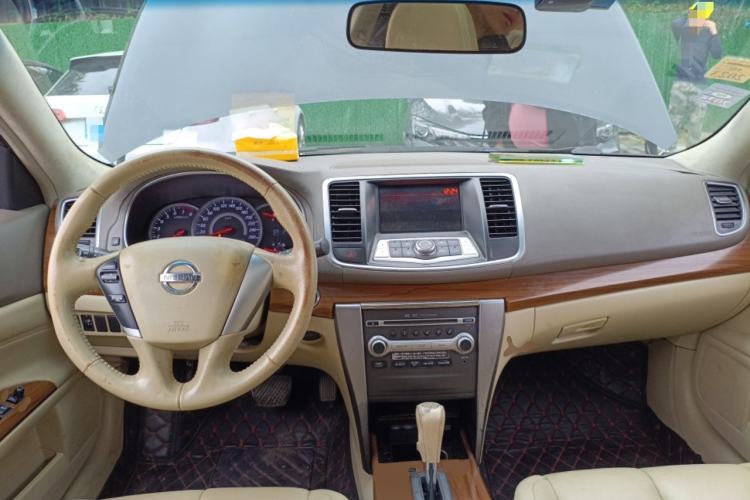 Used Nissan Teana 2011 2.0L XL Comfort Edition Center Console