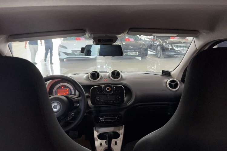 Used smart forfour 2016 1.0L 52 kW Dynamic Edition