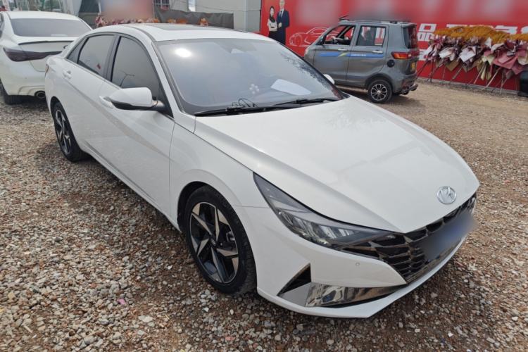 Used Hyundai Elantra 2022 1.5L CVT LUX Prestige Edition Front Right 45 Deg