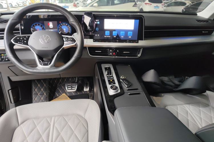 Used Volkswagen Tavendor 2023 380TSI Four-Wheel Drive R-Line Cruise Edition