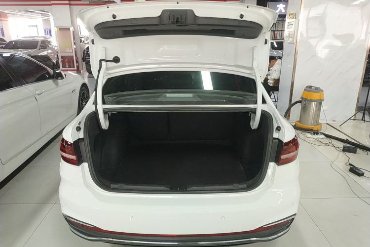 Used Volkswagen Lavida 2023 300TSI DSG Full-Comfort Edition Trunk