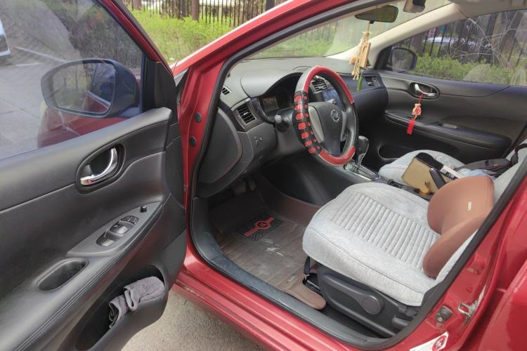 Used Nissan Tiida 2011 1.6L CVT Smart Version
