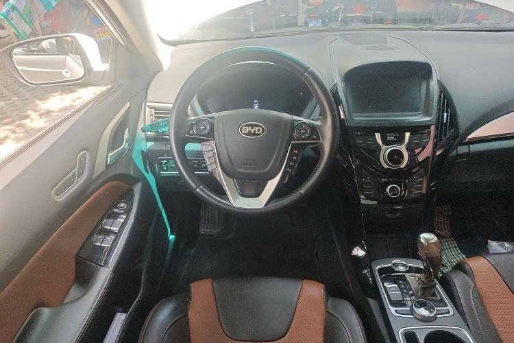 Used BYD Qin New Energy 2015 1.5T Dual-Crown Flagship Plus Edition