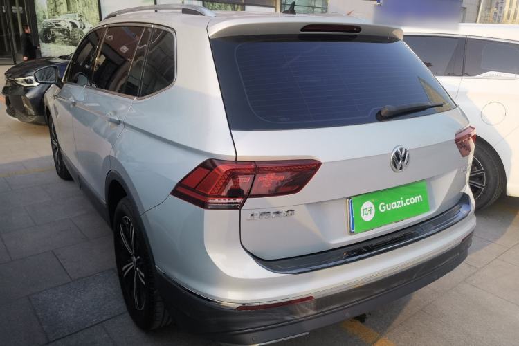 Used Volkswagen Tiguan L 2018 380TSI Automatic All-Wheel Drive Luxury Edition Exterior 2