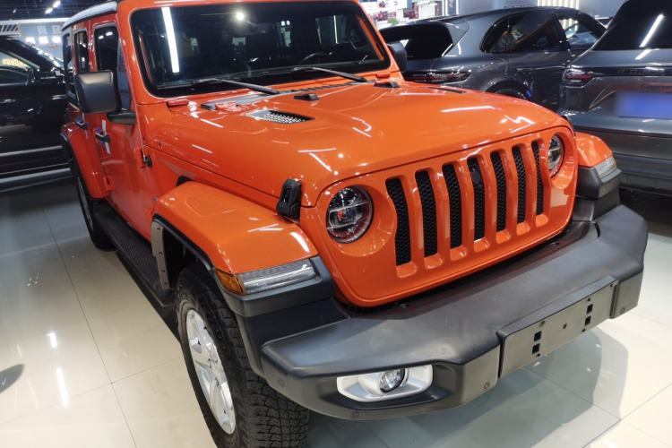 Used Jeep Wrangler 2019 2.0T Sahara Four-Door Version China VI Emission Standard