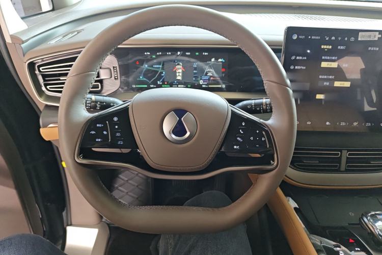 Used Denza D9 2022 DM-i 970 Four-Wheel Drive Prestige Model
